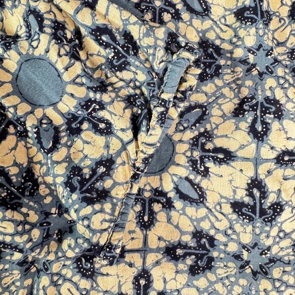 Lucky Brand Women's sz Medium Blue Cream Floral Dolman Sleeve Blouse Button Up - Picture 4 of 12